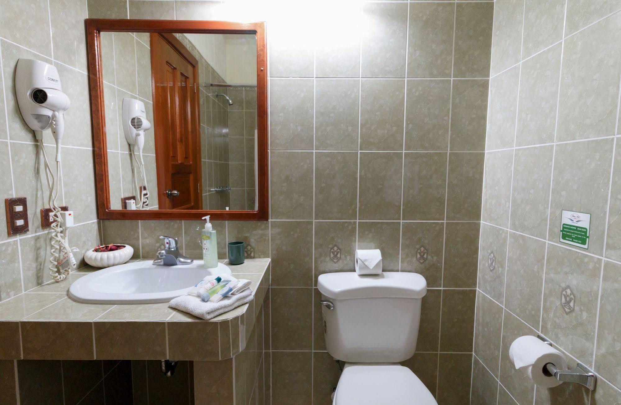 Hotel Anna Inn Olintepeque Eksteriør bilde